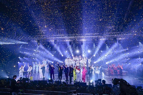 EXILE TRIBE総勢8組60名が大晦日に集結、この日ならではのコラボも飛び出したカウントダウン公演