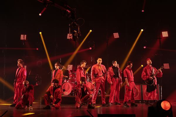 EXILE TRIBE総勢8組60名が大晦日に集結、この日ならではのコラボも飛び出したカウントダウン公演