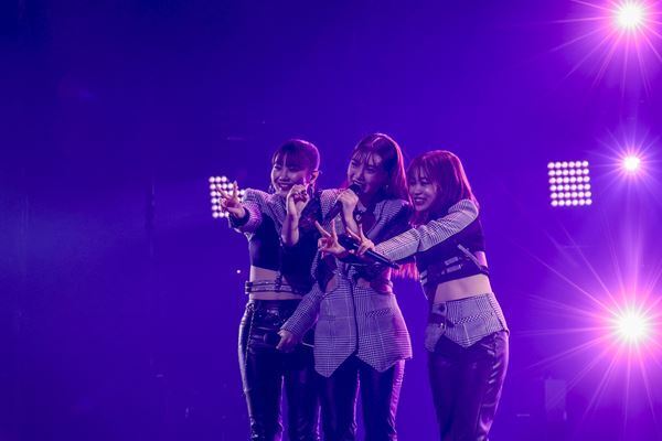 EXILE TRIBE総勢8組60名が大晦日に集結、この日ならではのコラボも飛び出したカウントダウン公演