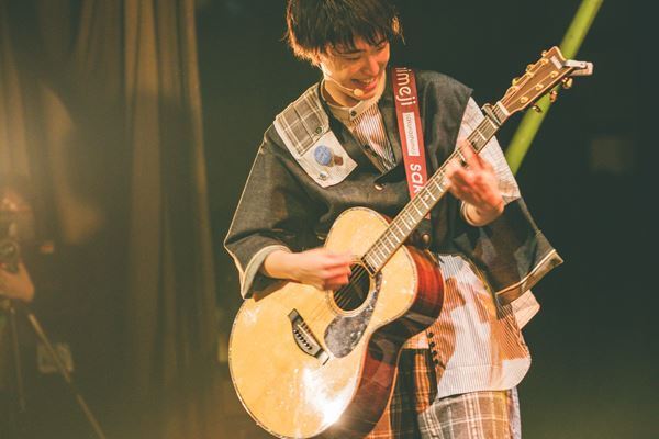 20歳になった「さくらしめじ」がお芝居と歌で魅せた有観客ライブ「会えなかった時間が僕たちの歌を深いものにしてくれた」