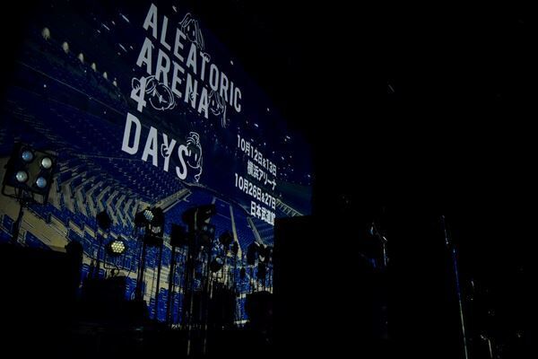 [Alexandros]が“新人バンド”の気持ちで奏でた偶然の歴史 『ALEATORIC TOMATO Tour 2021』大阪公演レポート