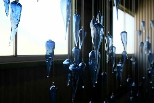 奈良美智、塩田千春ら総勢100組が参加　「あいち2022」展示の模様をダイジェストで紹介　