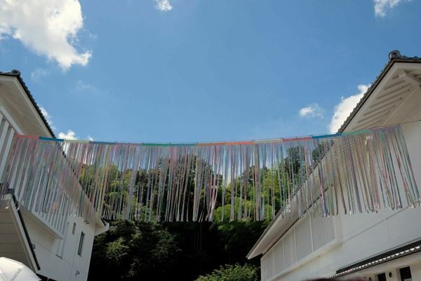 奈良美智、塩田千春ら総勢100組が参加　「あいち2022」展示の模様をダイジェストで紹介　