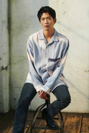 松下洸平、本人作詞作曲の新曲「KISS」リリックビデオ公開