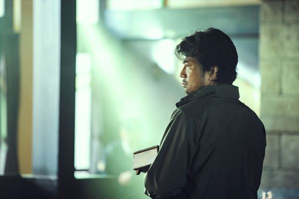 仲村トオル演じる爆発魔と次なる標的・音尾琢真との意外な繋がりが　『コールドケース3』第4話見どころ映像公開