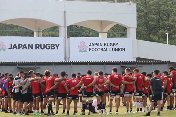 ワールドカップまで1年、勝負の秋シリーズがスタート! ジョセフHC「いいパフォーマンスで勝つことを最優先」