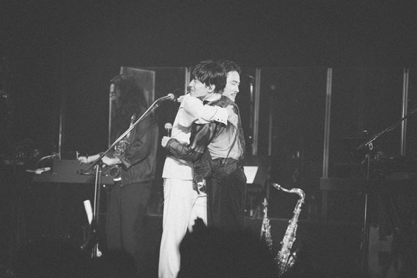 TENDRE、ツアーファイナルで盟友SIRUPがサプライズ登場＆「ENDLESS feat. SIRUP」を初披露