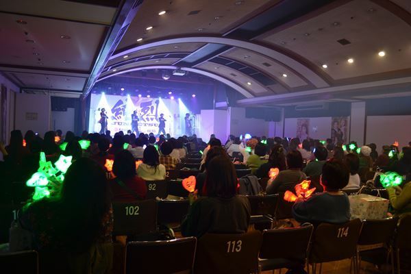 純烈、約半年ぶりに温浴施設でのライブ再開＆箕面温泉スパーガーデンでのライブも発表