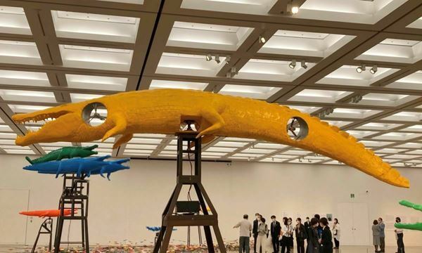 ワニが1100体超！その理由とは？ 『ワニがまわる タムラサトル』展示の様子をレポート！