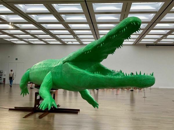 ワニが1100体超！その理由とは？ 『ワニがまわる タムラサトル』展示の様子をレポート！