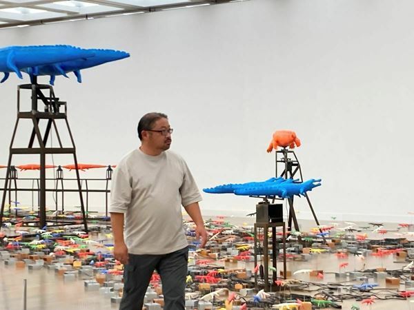 ワニが1100体超！その理由とは？ 『ワニがまわる タムラサトル』展示の様子をレポート！