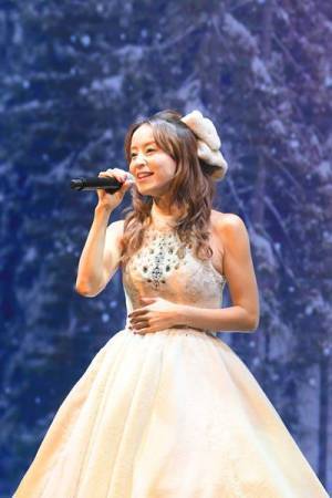 鈴木亜美、バースデーライブ『超激辛40倍』オフィシャルレポ　11年ぶりワンマンで涙「歌い出しから感動して」