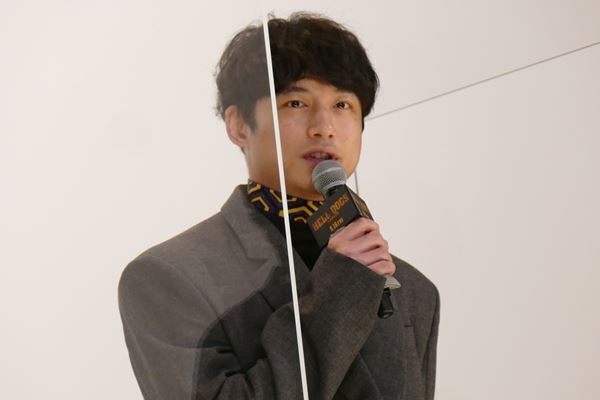 岡田准一、主演作『ヘルドッグス』は好みが分かれる？「本当にゼロか100か。とにかく熱く語っていただける映画」