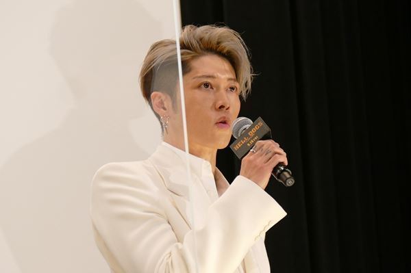 岡田准一、主演作『ヘルドッグス』は好みが分かれる？「本当にゼロか100か。とにかく熱く語っていただける映画」