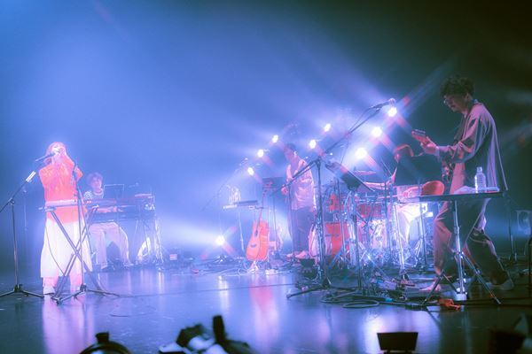 足立佳奈、8カ所9公演をまわる全国ツアー完走　タイトル未定の新曲を披露も