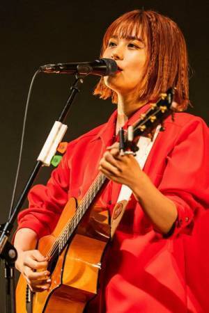 足立佳奈、8カ所9公演をまわる全国ツアー完走　タイトル未定の新曲を披露も