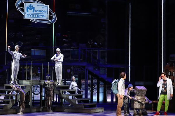 壊れかけのロボットと無気力な青年との心の交流描く 劇団四季ミュージカル『ロボット・イン・ザ・ガーデン』再び東京に