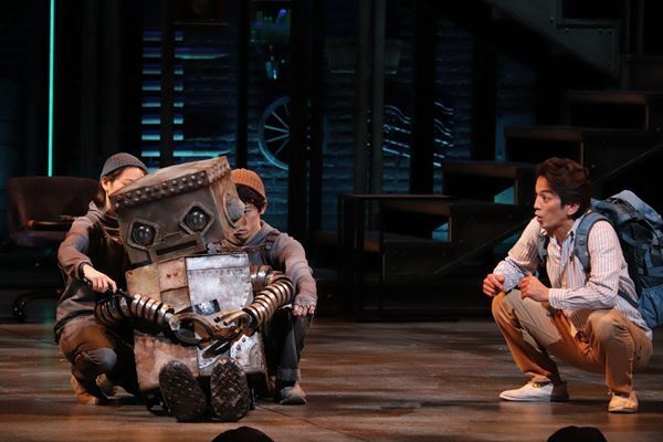 壊れかけのロボットと無気力な青年との心の交流描く 劇団四季ミュージカル『ロボット・イン・ザ・ガーデン』再び東京に