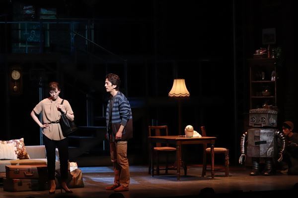 壊れかけのロボットと無気力な青年との心の交流描く 劇団四季ミュージカル『ロボット・イン・ザ・ガーデン』再び東京に