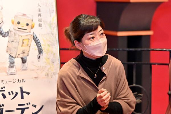 壊れかけのロボットと無気力な青年との心の交流描く 劇団四季ミュージカル『ロボット・イン・ザ・ガーデン』再び東京に