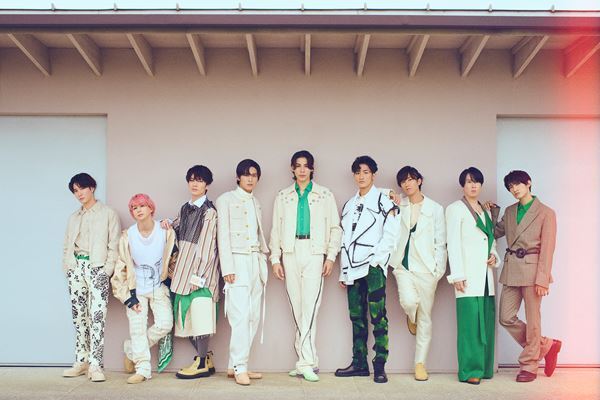 Snow Man、“スノキュンkiss”ポーズが見どころの「オレンジkiss」MV公開