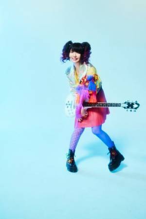 BAND-MAID小鳩ミクのソロプロジェクト“cluppo”始動、第1弾リリース「PEACE&LOVE」配信＆MV公開　