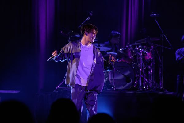 いまここにいる森崎ウィンを受け取って「MORISAKI WIN FIRST FLIGHT」ライブレポート