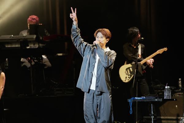 いまここにいる森崎ウィンを受け取って「MORISAKI WIN FIRST FLIGHT」ライブレポート