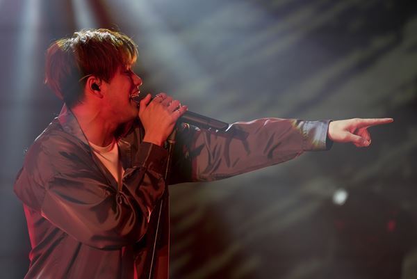 いまここにいる森崎ウィンを受け取って「MORISAKI WIN FIRST FLIGHT」ライブレポート