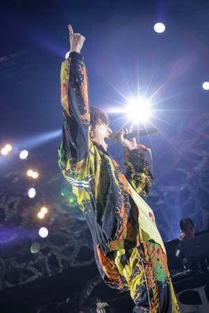 SKY-HI、全国9都市を回るツアー『SKY-HI HALL TOUR 2022 -超・八面六臂-』がロームシアター京都にて開幕