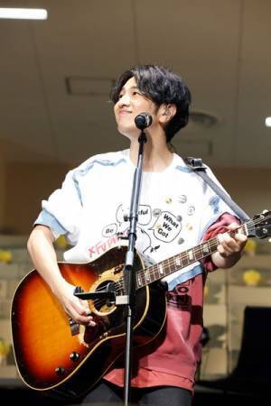 【ライブレポート】 ゆず、11年ぶりの日本武道館公演を皮切りにデビュー25周年記念イヤー突入！ ふたりだけの特別なステージで19曲を熱唱