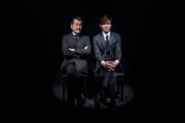 吉田鋼太郎×柿澤勇人、ふたりの男が命懸けで騙し合う『スルース』は「泣ける芝居」