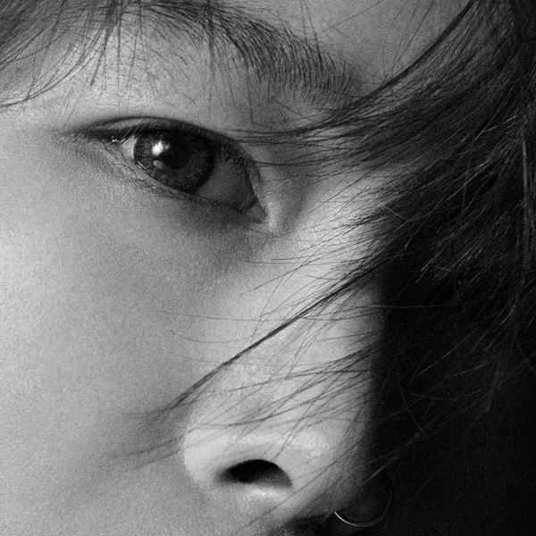 AI、新曲「パパへ」MV公開　友情出演の眞木蔵人が監督も務める