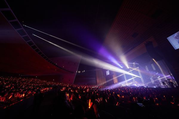 天月-あまつき-が全国ツアー東京公演でちょっと早めのクリスマスプレゼント　イルミコラボ＆生配信をサプライズ告知