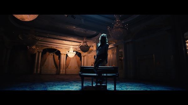 BLUE ENCOUNT、ダンサーが怪しく舞い踊る史上最もシリアスな「囮囚」MV公開