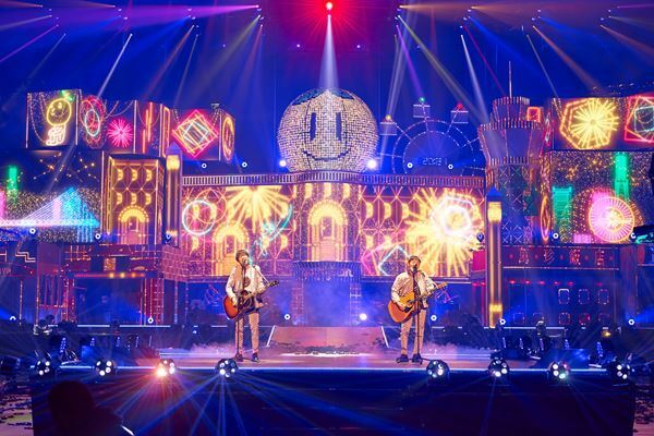 ゆず、オンラインライブで「桜木町」の続編曲「NATSUMONOGATARI」初披露　6月2日配信リリース