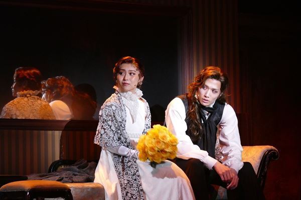 悪魔と契約した天才ヴァイオリニストの運命は？　ミュージカル『CROSS ROAD』ついに開幕　中川晃教、水江建太らが躍動