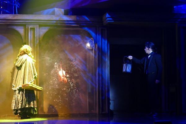 悪魔と契約した天才ヴァイオリニストの運命は？　ミュージカル『CROSS ROAD』ついに開幕　中川晃教、水江建太らが躍動