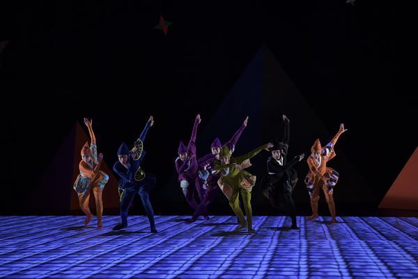 森山開次『新版・NINJA』開幕「真剣に遊ぶ、命がけで遊ぶ、ということを伝えたかった」