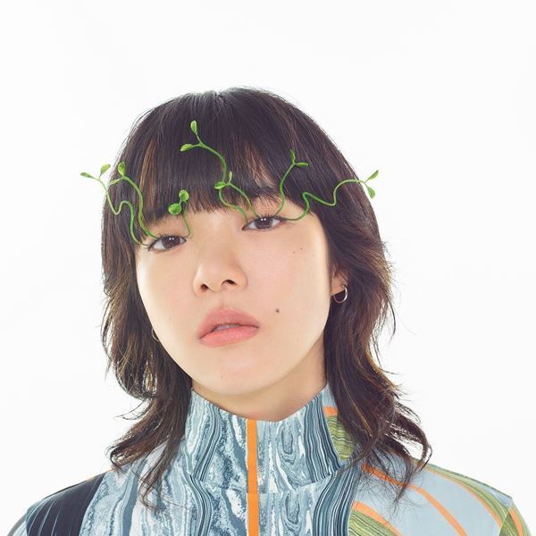 あいみょん、一人泣きながら焼肉を食べる「初恋が泣いている」MV公開