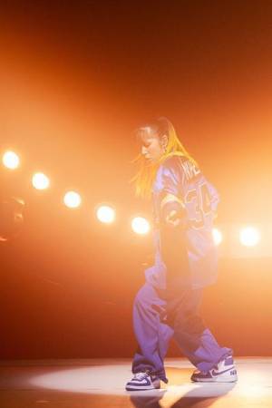 AI、全国33公演を回るツアーがスタート　クイーンのカバーも初披露【レポート】