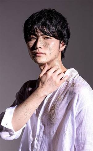 中山優馬主演、エン＊ゲキシリーズ最新作『砂の城』開幕　初日取材会より舞台写真＆コメントが到着