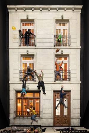 十和田市現代美術館で待望の日本初個展が開催中『劉建華（リュウ・ジェンホァ）　中空を注ぐ』