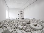 十和田市現代美術館で待望の日本初個展が開催中『劉建華（リュウ・ジェンホァ）　中空を注ぐ』