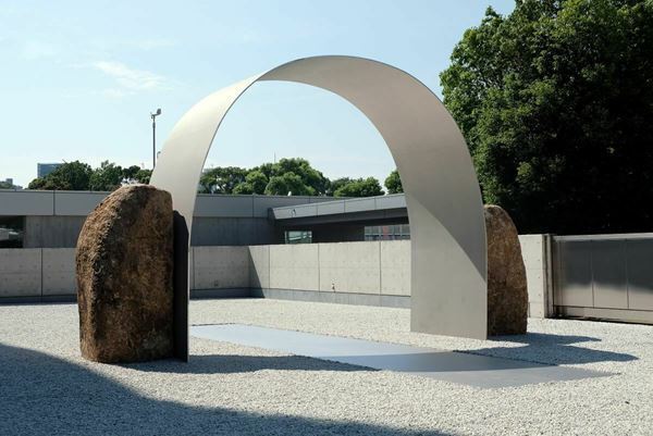 国立新美術館で李禹煥の大回顧展が開幕　50年以上にわたる創作の軌跡を展観