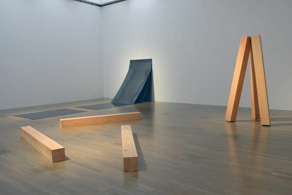 国立新美術館で李禹煥の大回顧展が開幕　50年以上にわたる創作の軌跡を展観