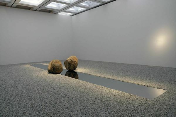 国立新美術館で李禹煥の大回顧展が開幕　50年以上にわたる創作の軌跡を展観