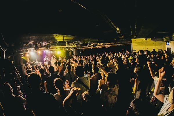 ゆいにしお「体育会系のセットリストでいきます」ツーマンツアーファイナルレポート到着