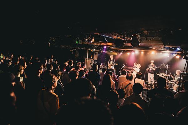 ゆいにしお「体育会系のセットリストでいきます」ツーマンツアーファイナルレポート到着