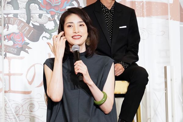 天海祐希「最後になると思う」と新感線引退宣言？『薔薇とサムライ2』で12年ぶりの女海賊アンヌ